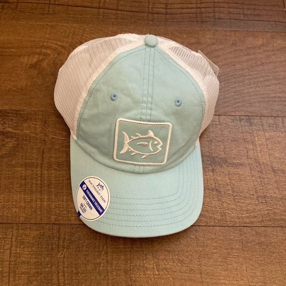 Southern Tide NWT Light BlueWhite Trucker Hat w/ Fish Logo Fishing Hat SnapBack